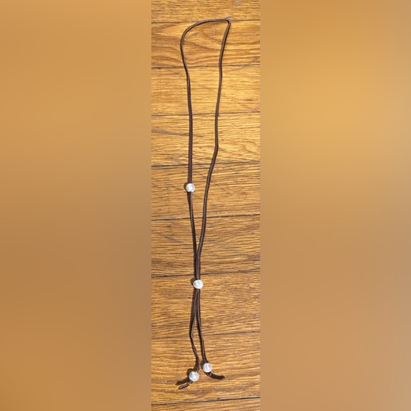 Four Pearls on dark brown suede necklace - Picture 2 of 6